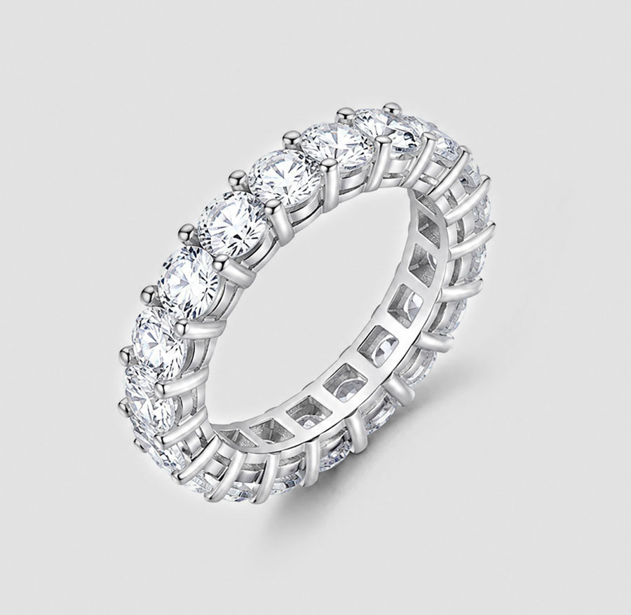 The Éternelle Round Diamond Band