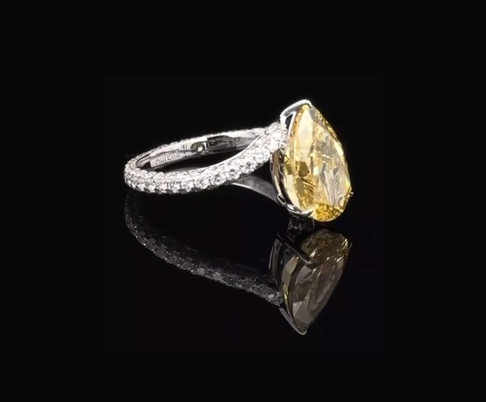 The Soleil Pear Yellow Diamond