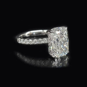 The Eclat Cushion ring